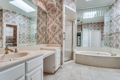 916 Mccoy Dr, Irving TX 75062-8003 exterior