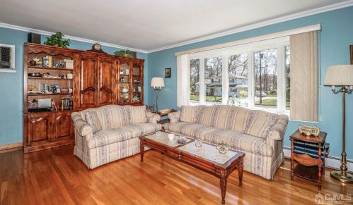 5 Pendleton Pl, Edison NJ 08820-2737 exterior