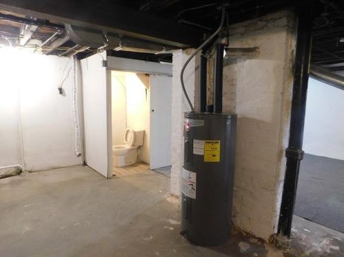 2920 Clermont Ave, Pittsburgh PA 15227-2820 exterior