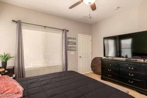 33712 26 Ave, Phoenix AZ 85085-5060 exterior