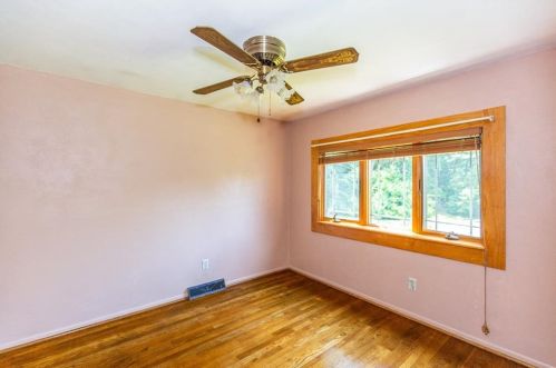 702 Knollwood Dr, Woonsocket RI 02895-2632 exterior