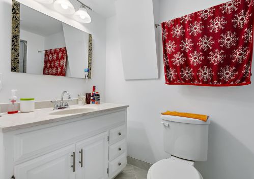 3911 56th St, Milwaukee WI  53220-2632 exterior