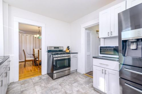 146 Dover St, Providence RI  02908-3932 exterior