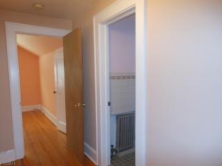 42 Tooker Ave, Springfield NJ  07081-1704 exterior