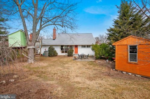 813 Crothers Ln, Rockville MD 20852-1104 exterior