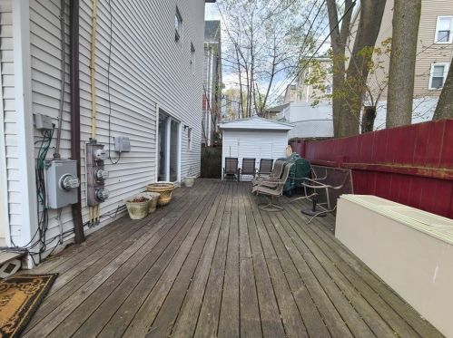 18 Hillside St, Worcester MA 01610-2199 exterior