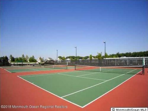 10 Gables Way, Jackson Twp NJ 08527-6311 exterior