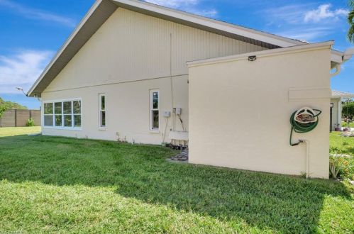 112 Bordeaux Cir, Naples FL exterior