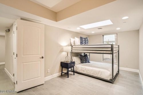 8007 7th Ave, Phoenix AZ  85021-5613 exterior