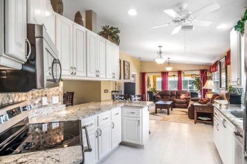 5045 Kingston Way, Naples FL 34119-9542 exterior