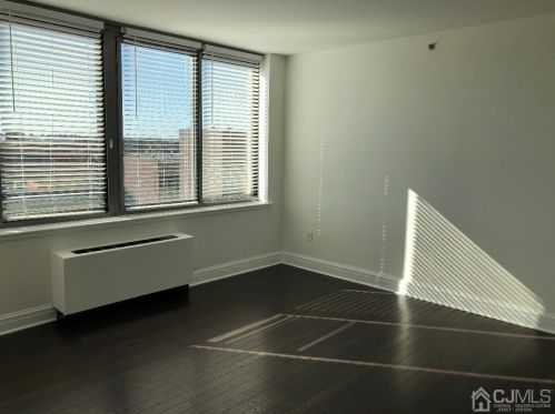 1 Spring St, New Brunswick NJ  08901-2107 exterior