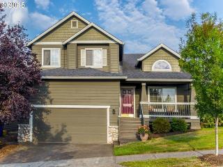 7611 157th Ave, Portland, OR 97236-7886