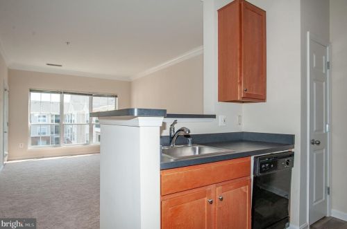 4850 Eisenhower Ave, Alexandria VA  22304-4882 exterior