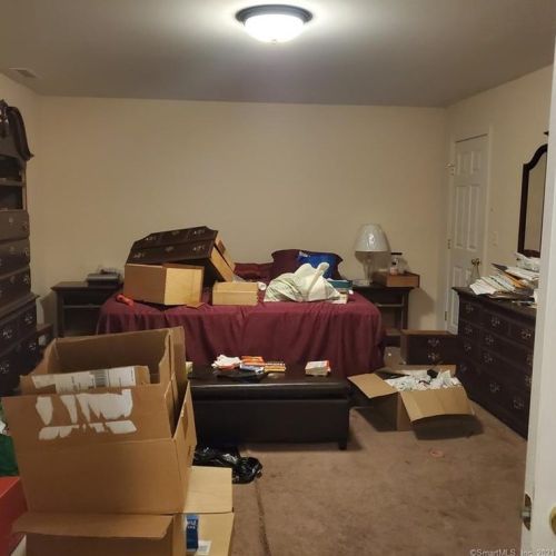 146 Park Ave, Derby CT 06418-1654 exterior