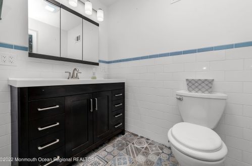 13 Pelican Dr, Berkeley Township NJ 08721-1654 exterior