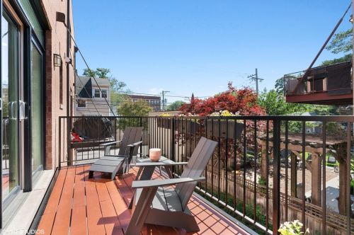 3550 Hoyne Ave, Chicago IL 60643-3323 exterior