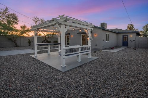 1359 Clarendon Ave, Phoenix AZ  85013-3330 exterior