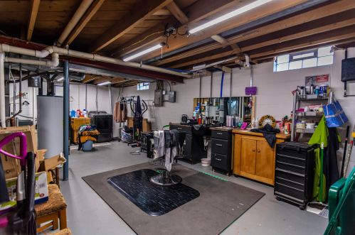 6613 Dodge Pl, Milwaukee WI  53220-1329 exterior