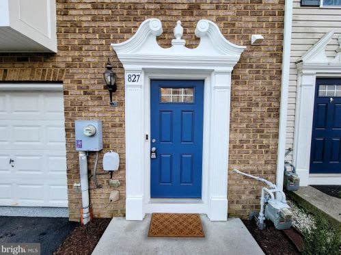 827 Blossom Dr, Hanover PA  17331-2074 exterior