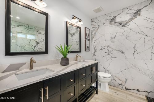 724 Cactus Wren Dr, Phoenix AZ  85021-8626 exterior