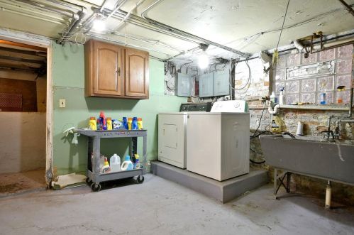 3854 Claremont Ave, Chicago IL 60618-3820 exterior