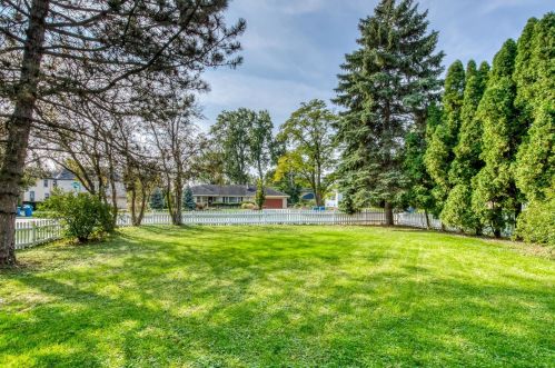 350 Kenmore Ave, Elmhurst, IL 60126-3563