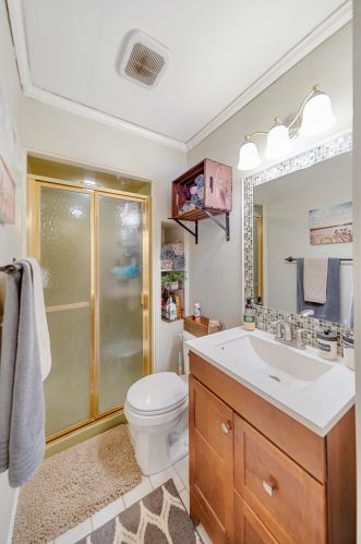 17 Hooksett Tpke, Concord NH  03304-4415 exterior