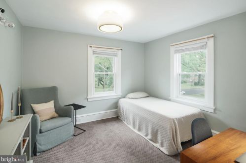 400 Beechwood Ave, Tavistock NJ 08033-1105 exterior