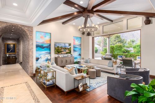 4450 54th St, Phoenix AZ 85018-1905 exterior