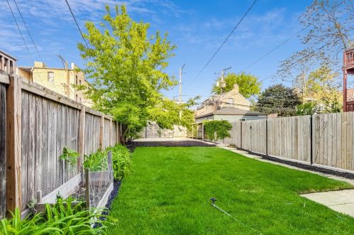 1925 Whipple St, Chicago IL  60647-3821 exterior