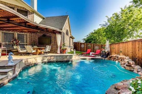 3843 Truman Dr, Frisco TX 75034-6372 exterior