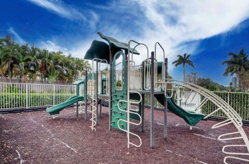 99 Nottingham Pl, Boynton Beach FL 33426-8428 exterior