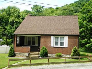 33 Jones St, Pittsburgh, PA 15223-1771