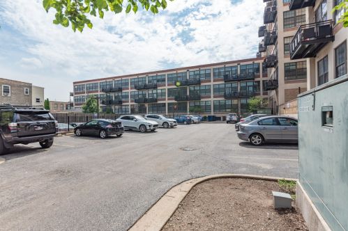 3963 Belmont Ave, Chicago IL  60618-5129 exterior