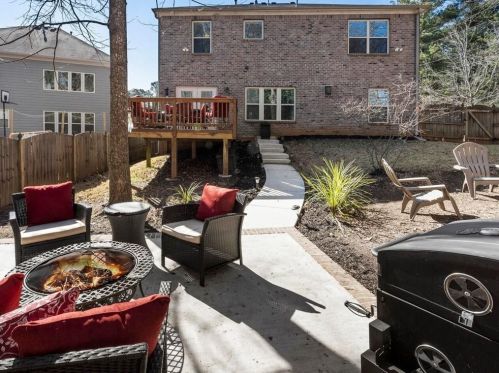 121 Lankford Rd, Tucker GA 30084-1821 exterior