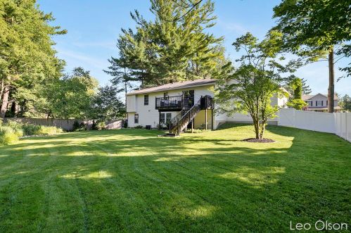 5247 Grn Pne Ct, Grand Rapids MI 49508-6124 exterior