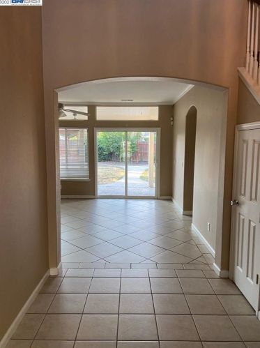 3021 Paseo Entrada Rd, Turlock, CA 95382-8609