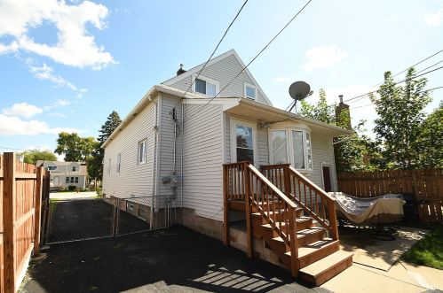 10730 Kedzie Ave, Chicago IL 60629-3532 exterior