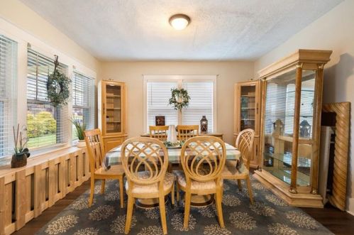 556 Perry Hwy, Pittsburgh PA 15229-2723 exterior