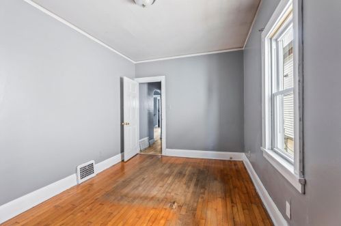 2029 11 St, Milwaukee WI 53204-3827 exterior