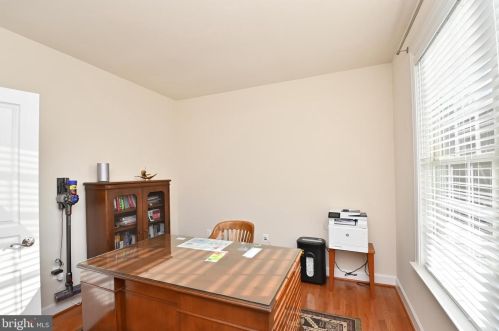 5718 Colfax Ave, Alexandria VA 22311-1012 exterior