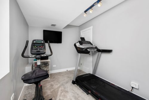 2223 Mclean Ave, Chicago IL 60647-4451 exterior