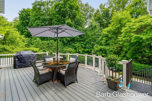 4424 Whitewood Farms Dr, Grand Rapids MI 49525-3487 exterior