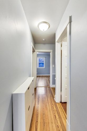 1832 Estes Ave, Chicago IL 60645-2904 exterior