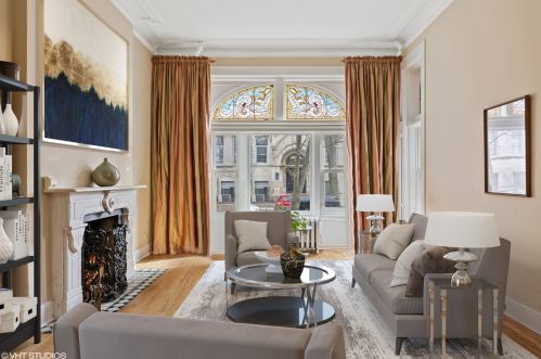 2206 Kenmore Ave, Chicago IL 60613-2916 exterior