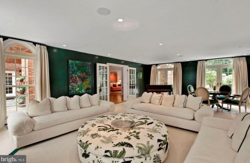 11013 Cripplegate Rd, Rockville MD 20854-1630 exterior