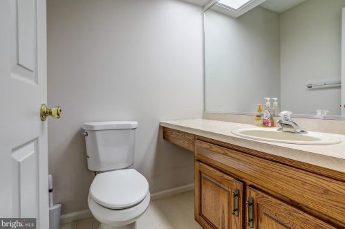 1058 Putnam Blvd, Media PA 19086-6747 exterior