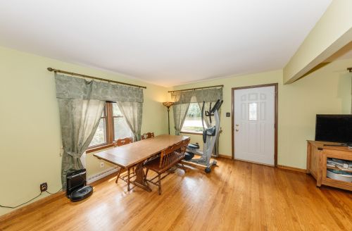 8930 Lincoln Ave, Milwaukee WI 53207-1711 exterior