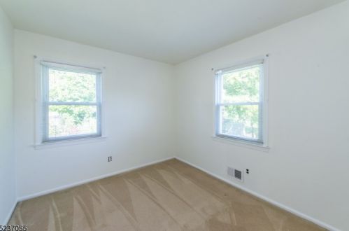 127 Brk Dr, Dover NJ 07801-4704 exterior