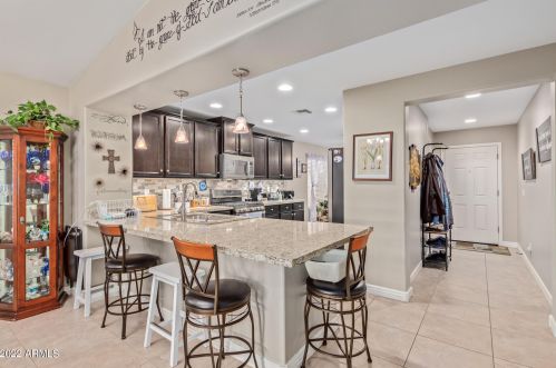 2005 Anderson Dr, Phoenix AZ 85022 exterior